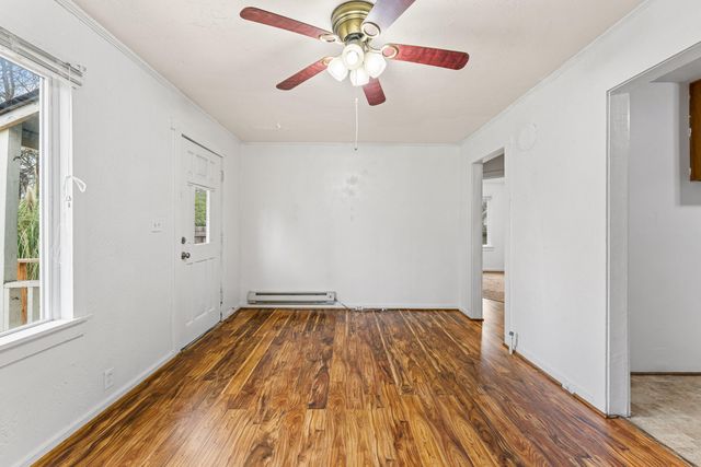 609 SE Riverside Avenue, Grants Pass, OR 97526