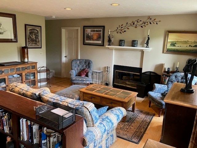 14 Gleason St B, Westborough, MA 01581
