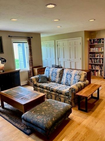 14 Gleason St B, Westborough, MA 01581