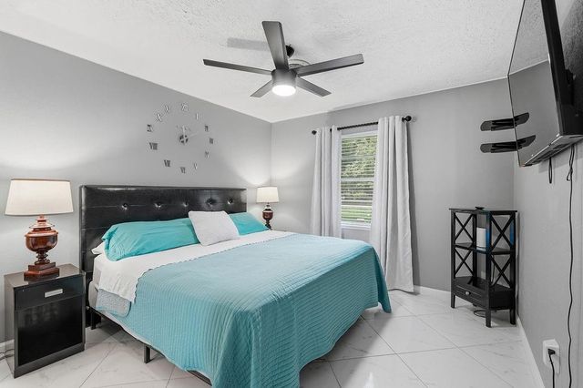 702 Lane Road, Texas City, TX 77591