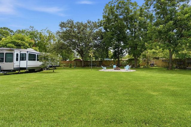702 Lane Road, Texas City, TX 77591