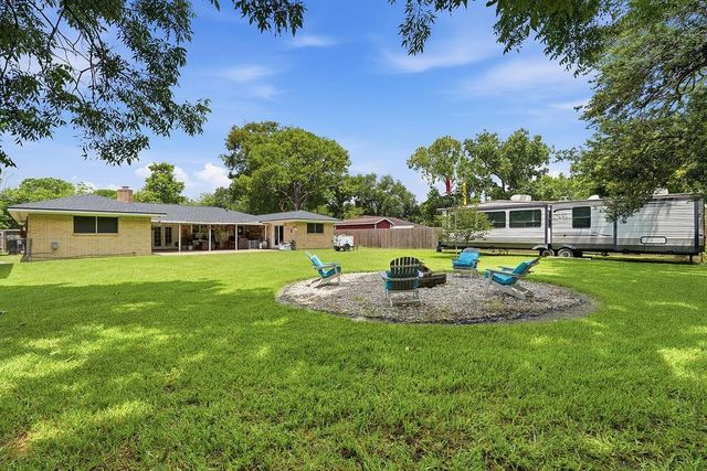 702 Lane Road, Texas City, TX 77591