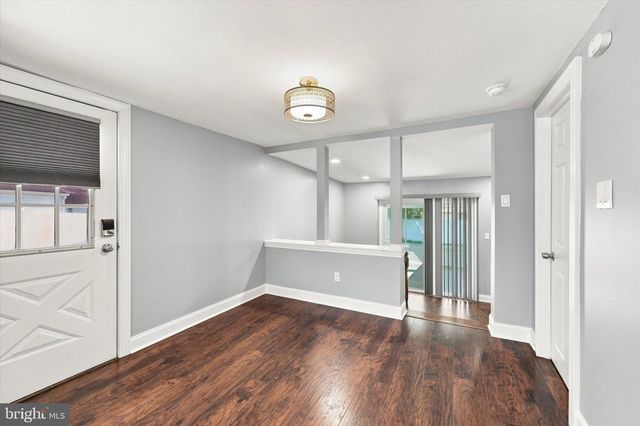 6 WYNDALE AVE, Maple Shade, NJ 08052
