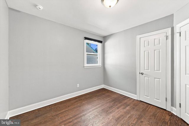 6 WYNDALE AVE, Maple Shade, NJ 08052
