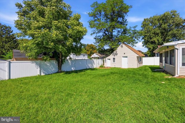6 WYNDALE AVE, Maple Shade, NJ 08052