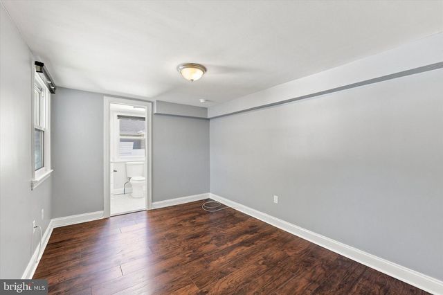 6 WYNDALE AVE, Maple Shade, NJ 08052