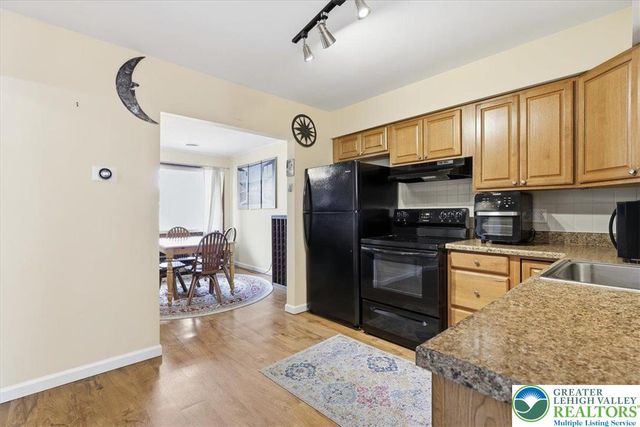 208 Shine Hill Road, Pocono Twp, PA 18332