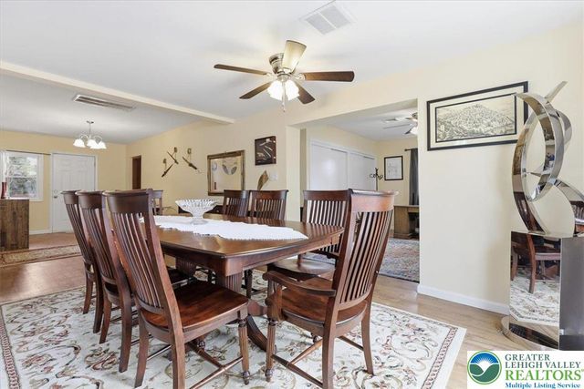 208 Shine Hill Road, Pocono Twp, PA 18332