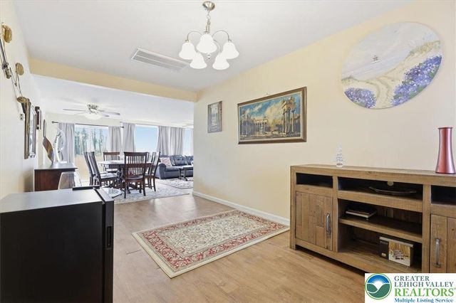 208 Shine Hill Road, Pocono Twp, PA 18332