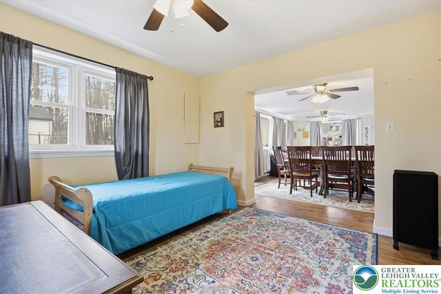 208 Shine Hill Road, Pocono Twp, PA 18332