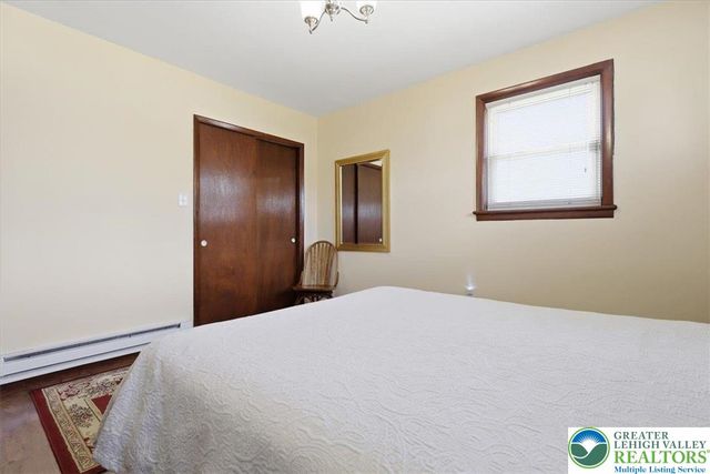 208 Shine Hill Road, Pocono Twp, PA 18332