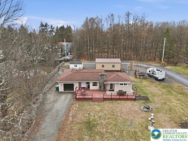 208 Shine Hill Road, Pocono Twp, PA 18332