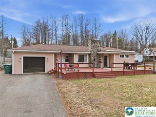 208 Shine Hill Road, Pocono Twp, PA 18332