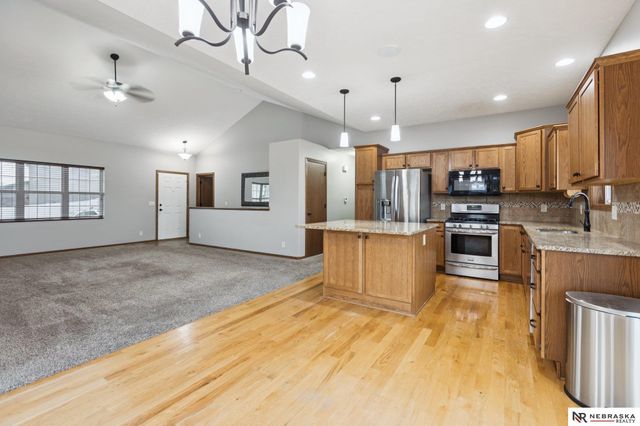 7020 N 13TH Street, Lincoln, NE 68521