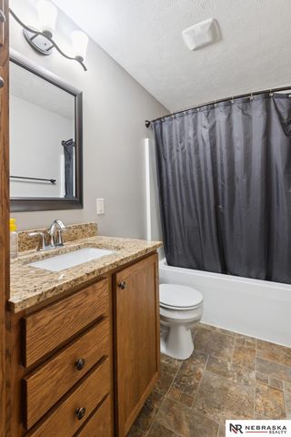 7020 N 13TH Street, Lincoln, NE 68521