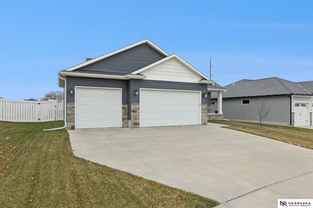 7020 N 13TH Street, Lincoln, NE 68521