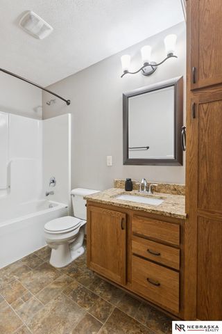 7020 N 13TH Street, Lincoln, NE 68521