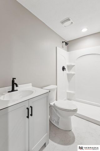 7020 N 13TH Street, Lincoln, NE 68521