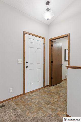 7020 N 13TH Street, Lincoln, NE 68521