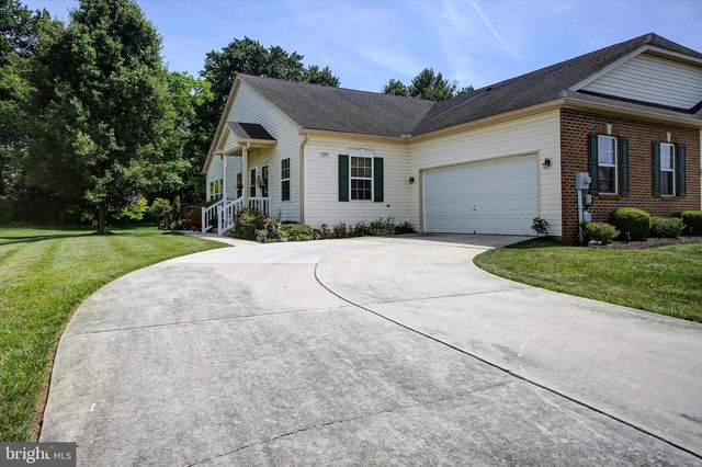 3293 PORTRAIT WAY, Chambersburg, PA 17202