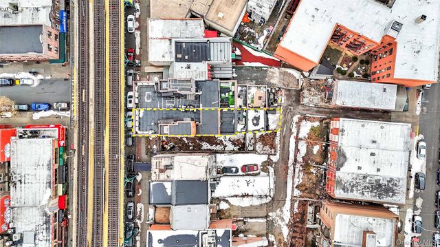 65-27 Roosevelt Ave, Woodside, NY 11377