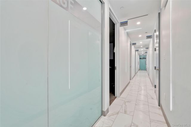 65-27 Roosevelt Ave, Woodside, NY 11377