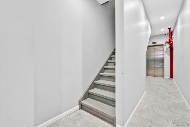 65-27 Roosevelt Ave, Woodside, NY 11377