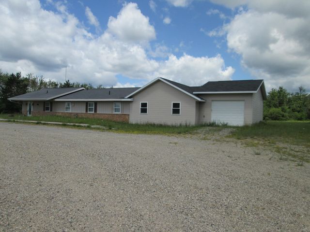 4890 Airport Road, Lewiston, MI 49756