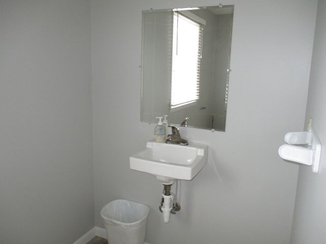 4890 Airport Road, Lewiston, MI 49756