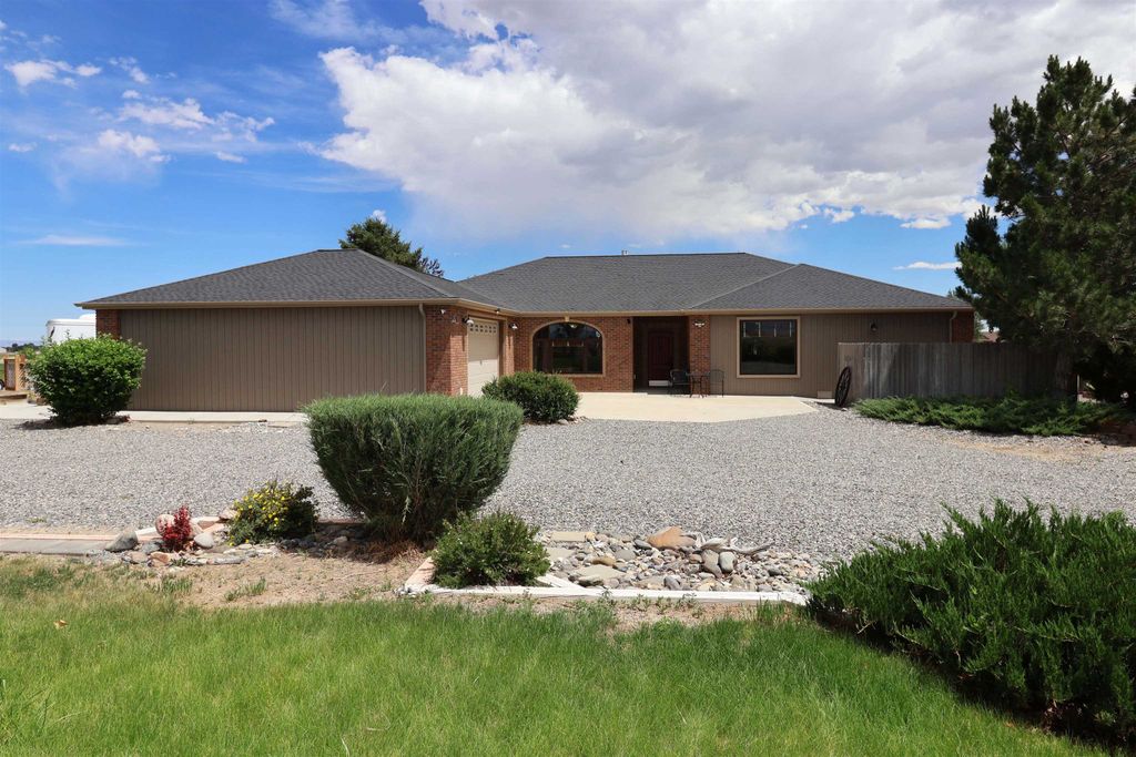 1035 Road 8 1/2, Powell, WY 82435 photo 2