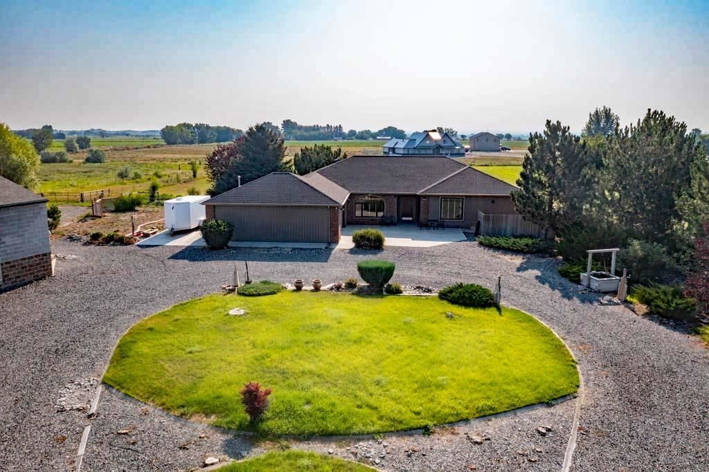 1035 Road 8 1/2, Powell, WY 82435 photo 3
