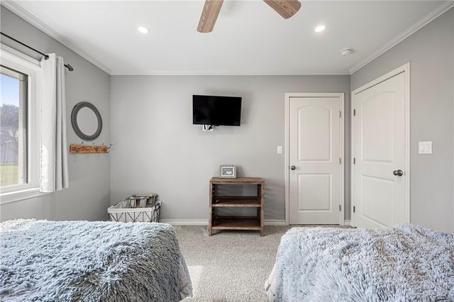 140 Zenna Dr, Mathis, TX 78368