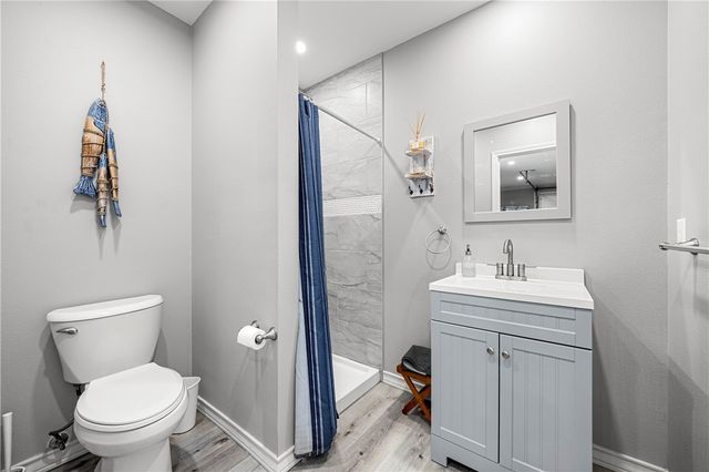 140 Zenna Dr, Mathis, TX 78368