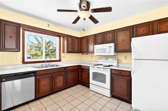 800 Parker Ave, Scottdale, PA 15683