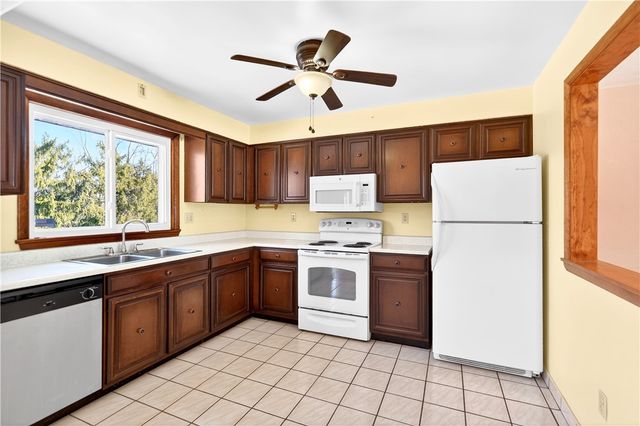 800 Parker Ave, Scottdale, PA 15683