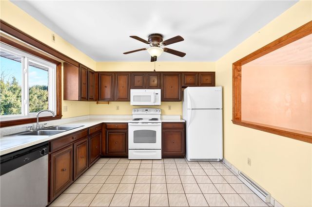 800 Parker Ave, Scottdale, PA 15683