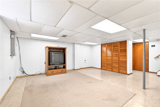 800 Parker Ave, Scottdale, PA 15683