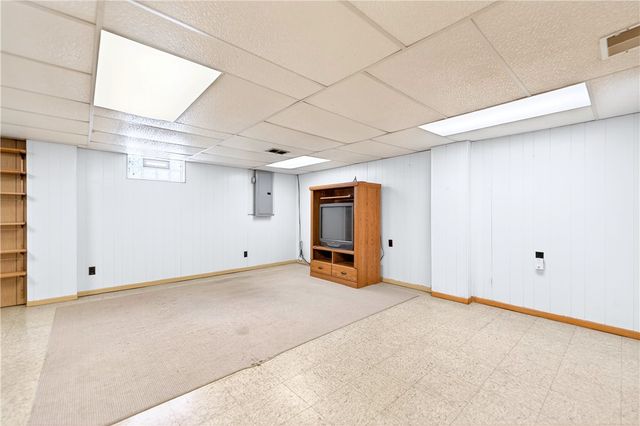 800 Parker Ave, Scottdale, PA 15683