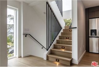 843 N Mariposa Avenue 1, Los Angeles, CA 90029