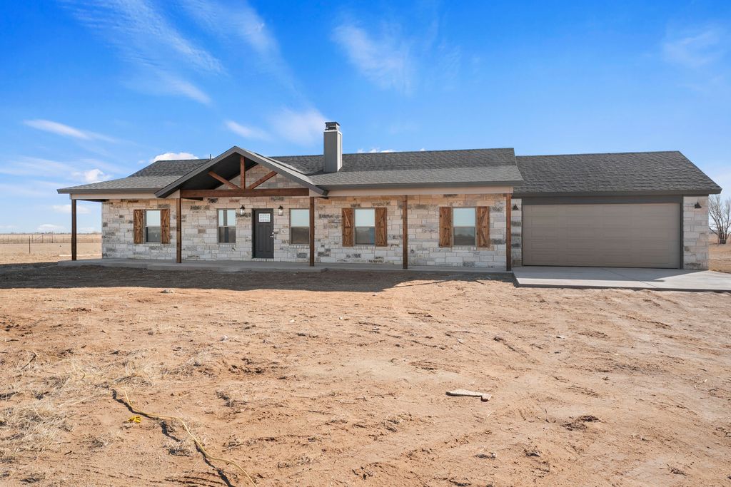 16706 N County Road 1200, Shallowater, TX 79363