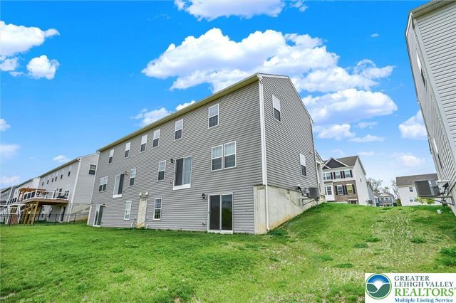264 Winding Road, Forks Twp, PA 18040