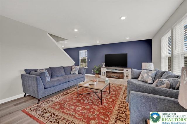 264 Winding Road, Forks Twp, PA 18040