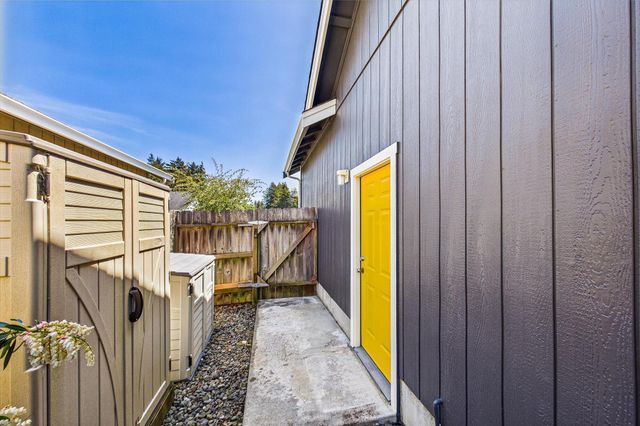 2454 Hawks View Court, Mckinleyville, CA 95519