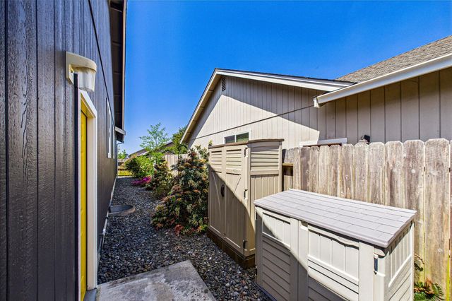 2454 Hawks View Court, Mckinleyville, CA 95519