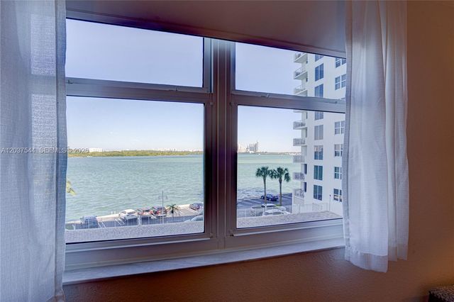 10350 W Bay Harbor Drive 4T, Bay Harbor Islands, FL 33154
