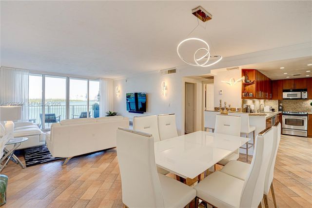 10350 W Bay Harbor Drive 4T, Bay Harbor Islands, FL 33154