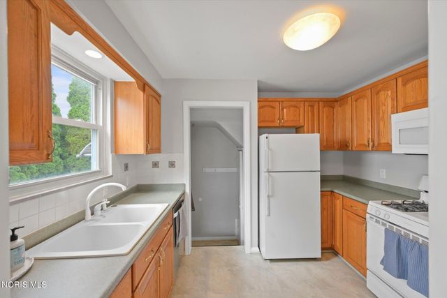 1394 Wildwood Road, Toledo, OH 43614