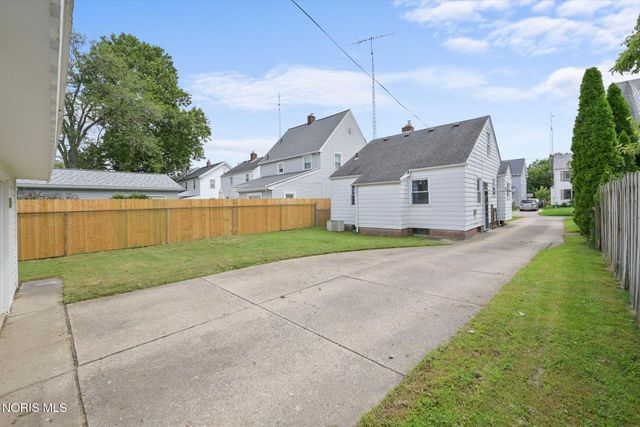 1394 Wildwood Road, Toledo, OH 43614