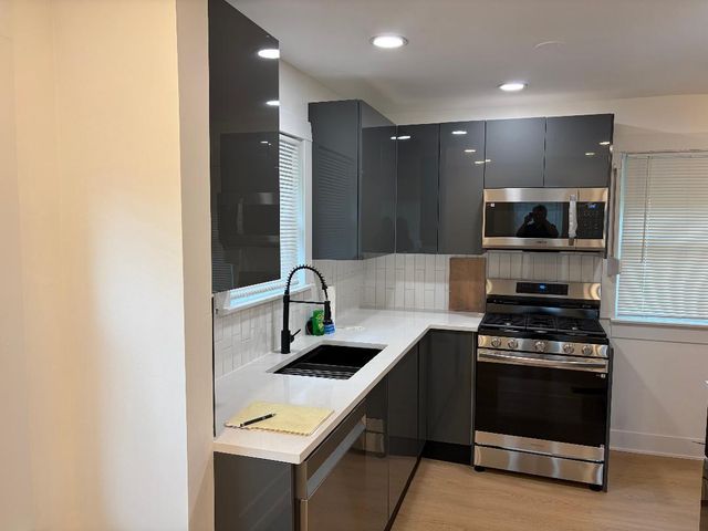 7351 S Whipple Street, Chicago, IL 60629