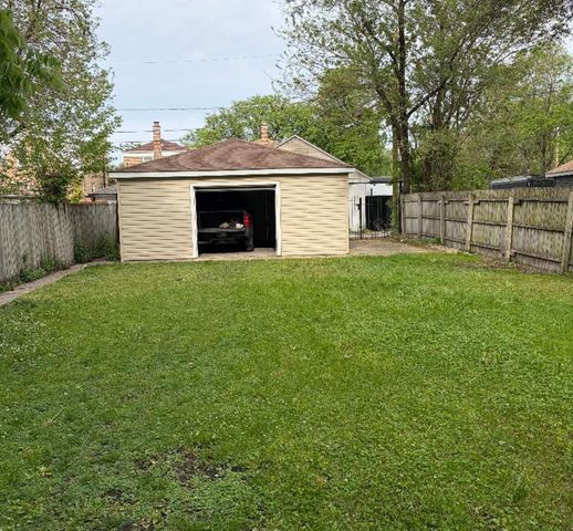 7351 S Whipple Street, Chicago, IL 60629